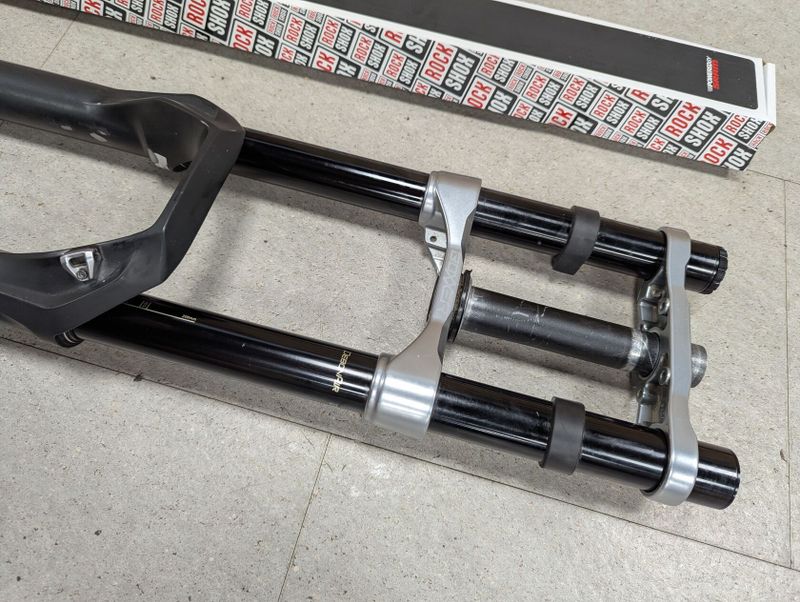Vidlice RockShox Boxxer C1, 27.5", 200 mm, Charger 2.1, DebonAir, po komplet repasi