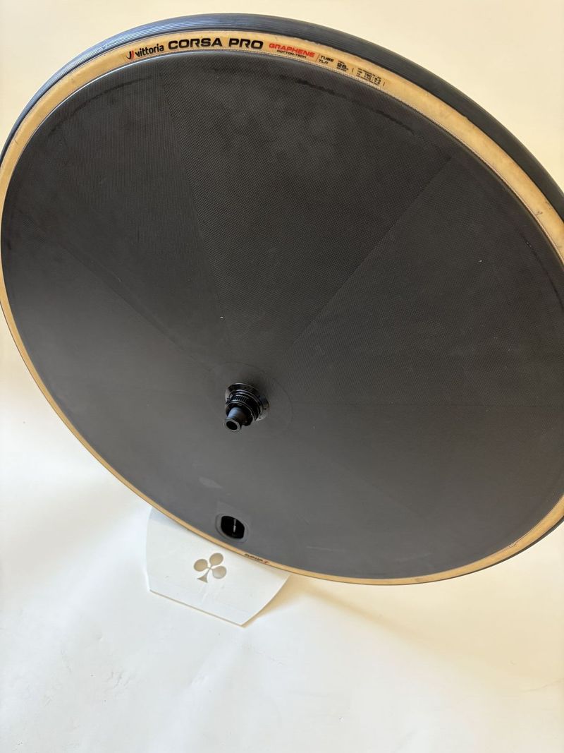 KARBONOVÝ SILNIČNÍ DISK DT SWISS ARC 1100 DISC 700C AERO DISC