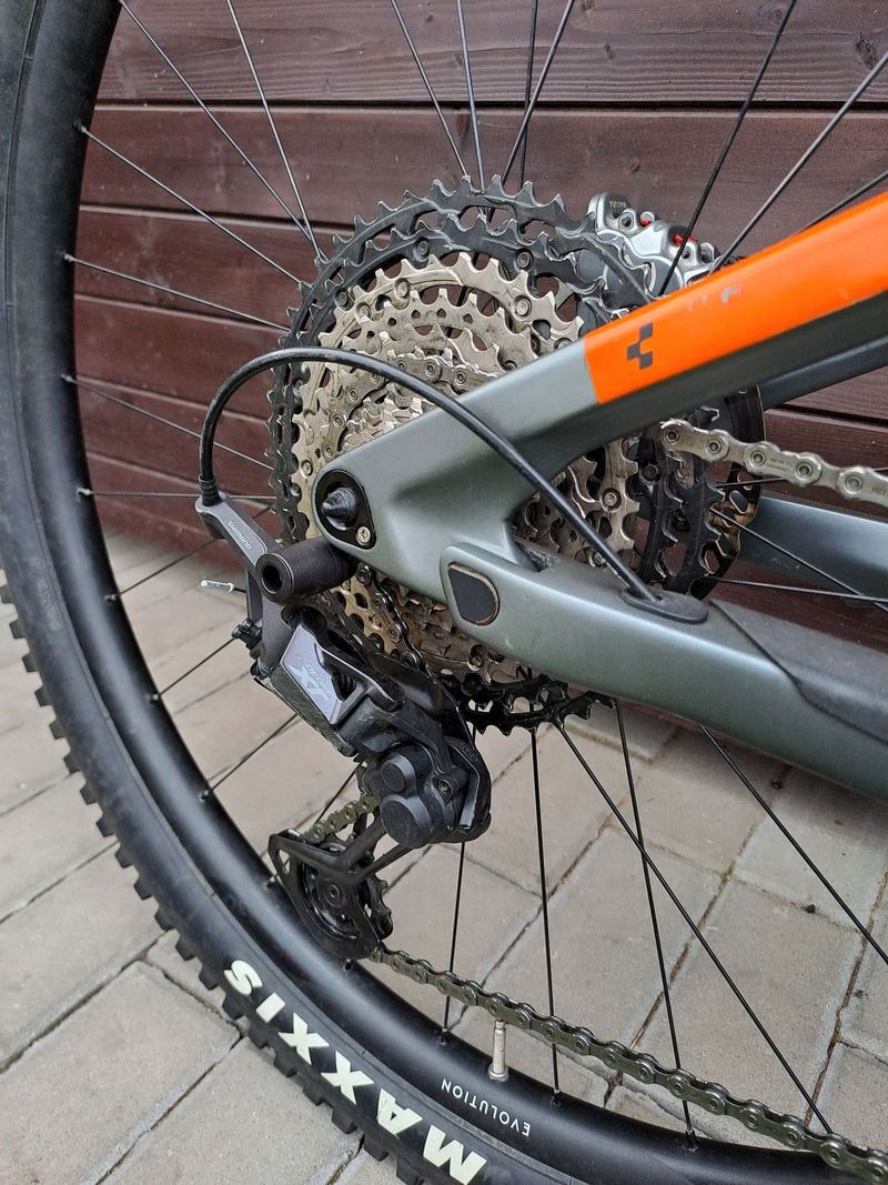 TOP enduro kolo Cube Stereo / velikost L / 29er kola / Fox po servisu / dobrý stav