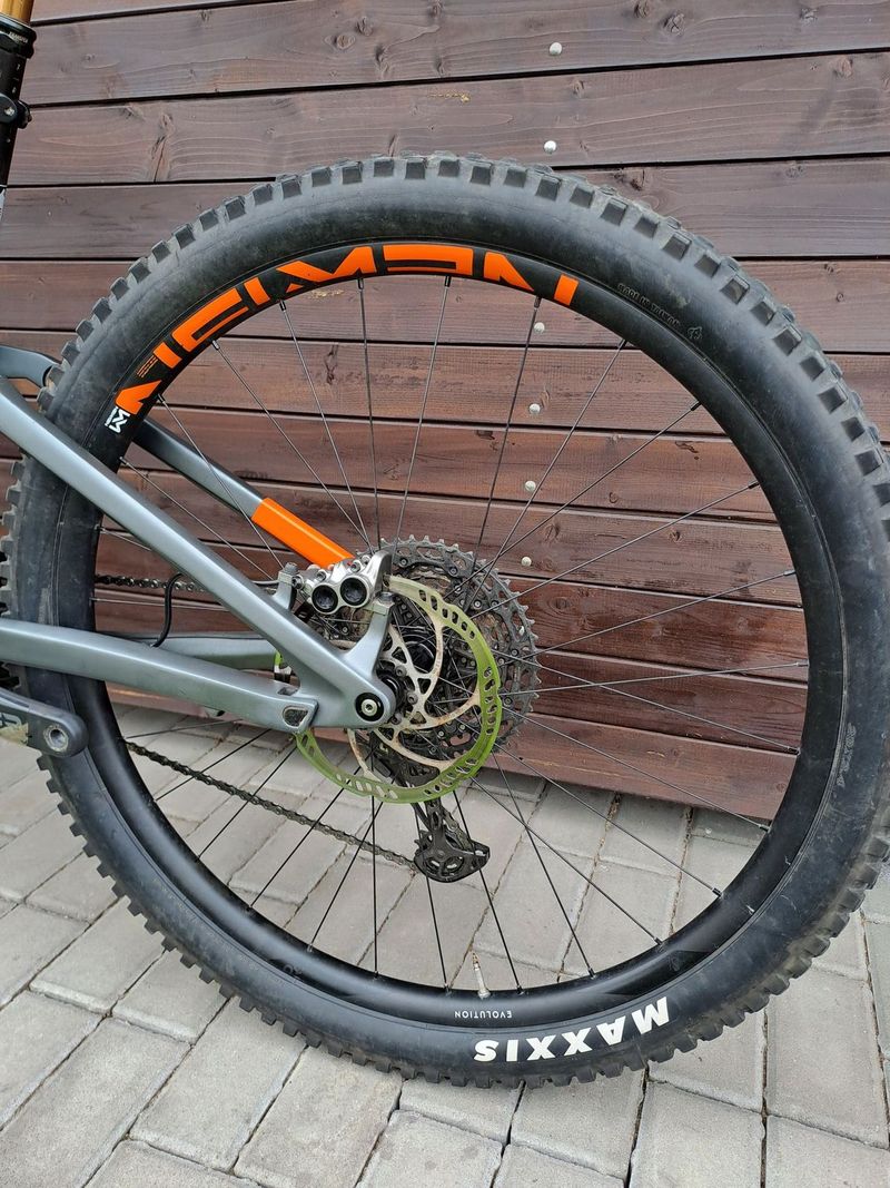 TOP enduro kolo Cube Stereo / velikost L / 29er kola / Fox po servisu / dobrý stav