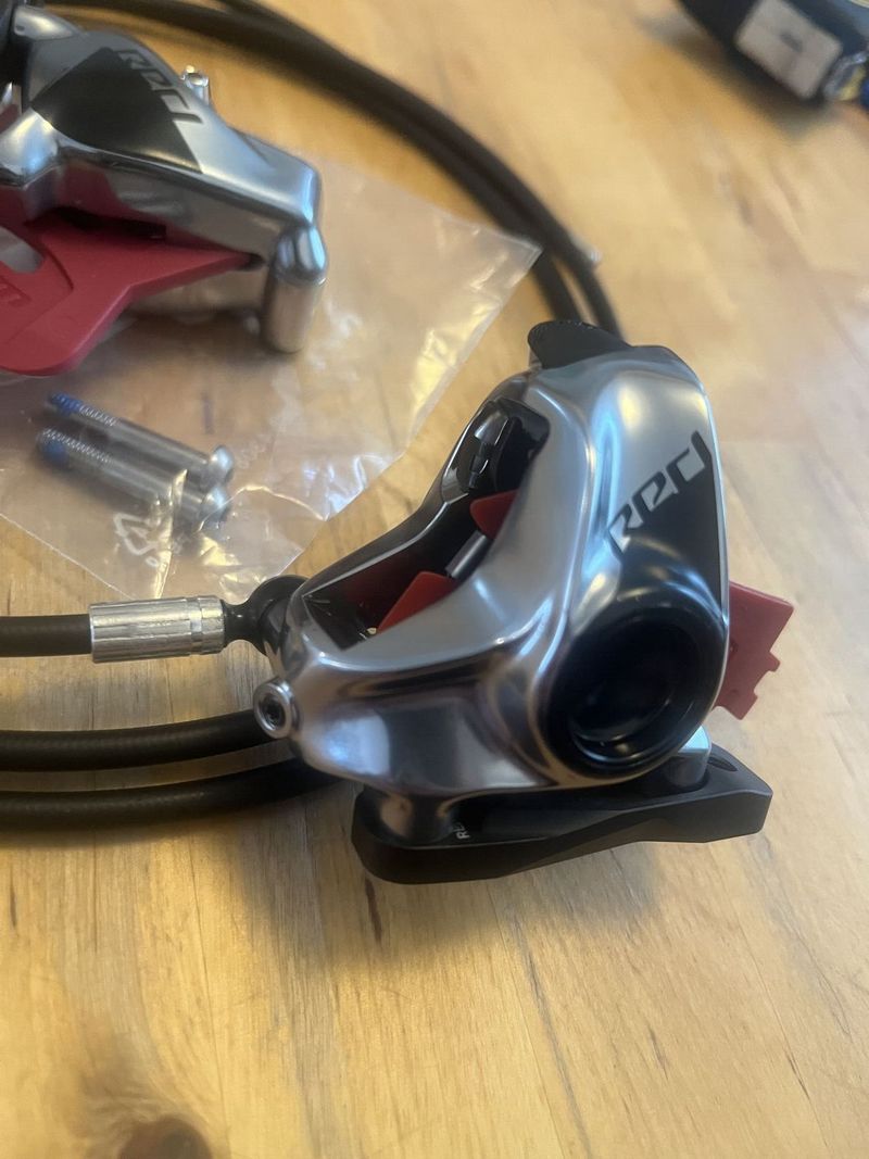 Brzdové třmeny SRAM RED AXS D1 - FM, přední a zadní