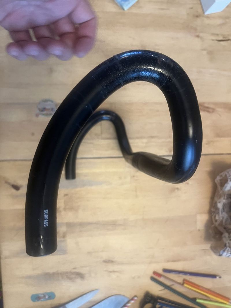 Karbonová silniční řídítka Syncros 360mm