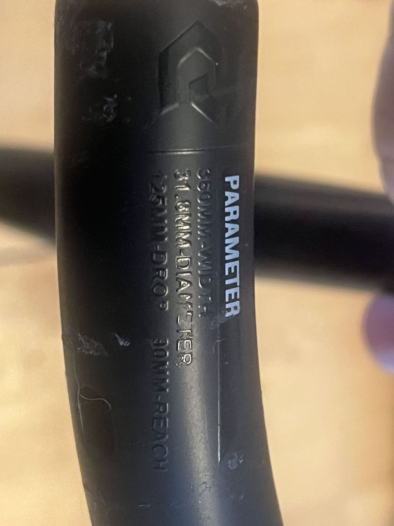 Karbonová silniční řídítka Syncros 360mm