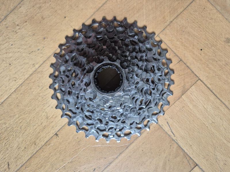 Prodám částečnou sadu SRAM Rival AXS