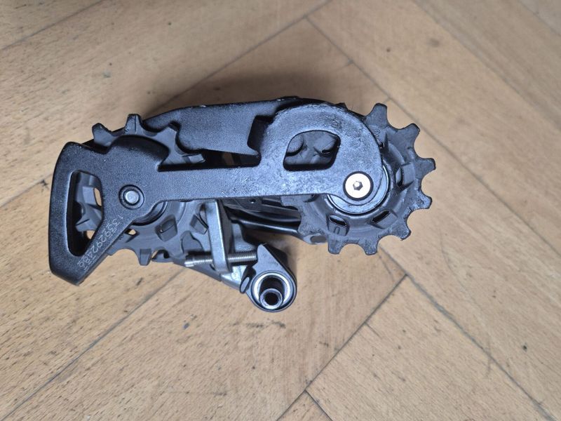Prodám částečnou sadu SRAM Rival AXS