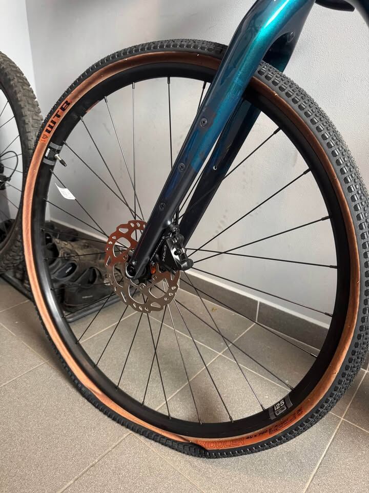 Gravel kola WTB + náboje Shimano RS470 přední a TC500 zadní s Microspline ořechem