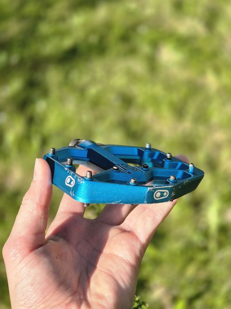 Crankbrothers STAMP7 SMALL modré