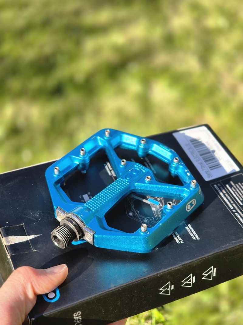 Crankbrothers STAMP7 SMALL modré