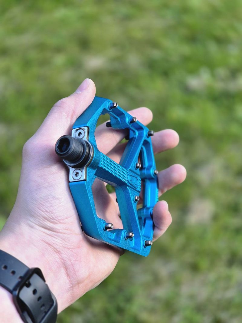 Crankbrothers STAMP7 SMALL modré