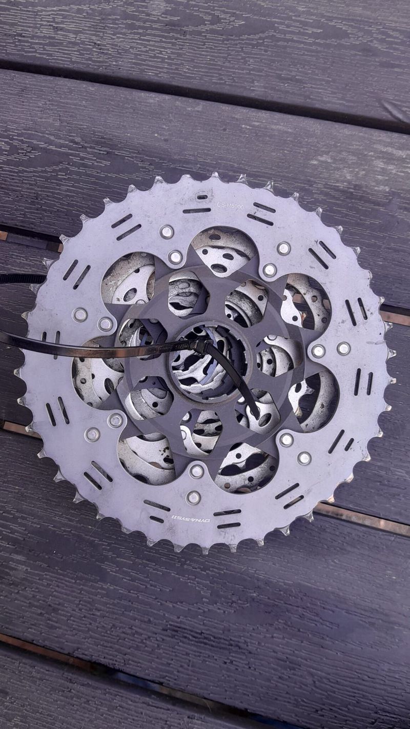 Přehazovačka Shimano XT 11s s kazetou XT 11-42