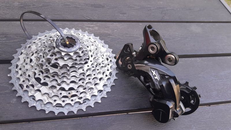 Přehazovačka Shimano XT 11s s kazetou XT 11-42