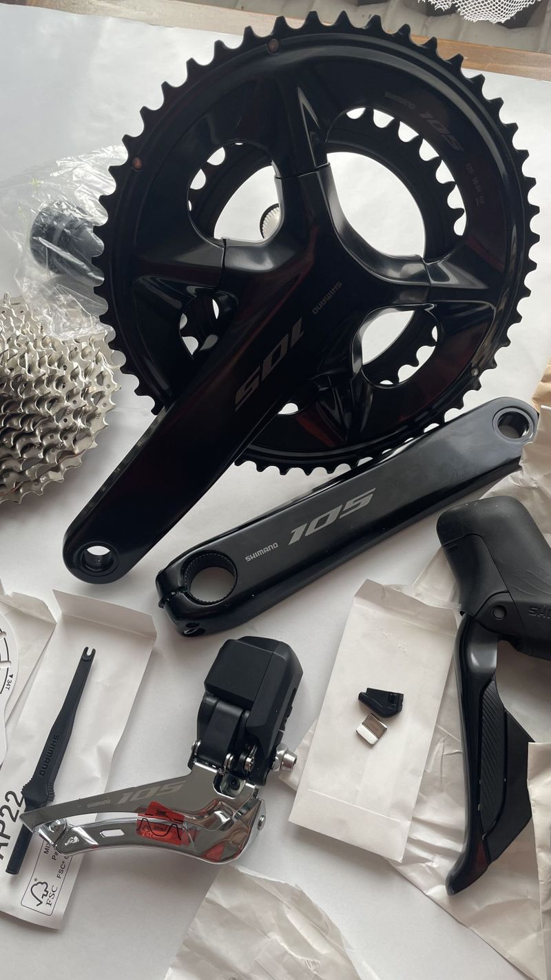Sada Shimano 105 Di2 2x12 R7100