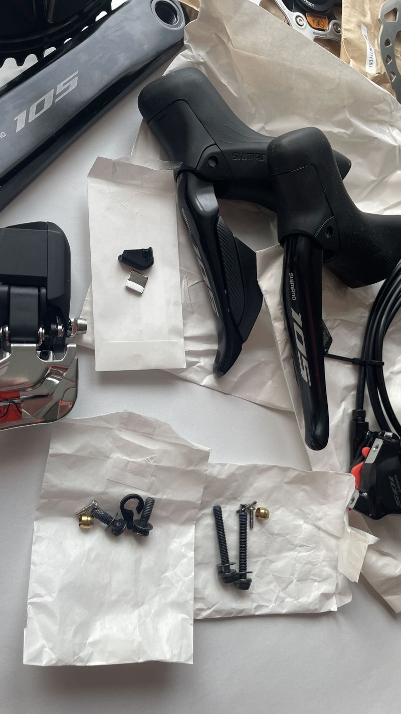 Sada Shimano 105 Di2 2x12 R7100