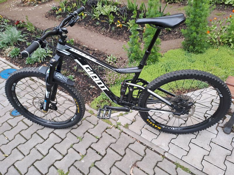 Giant Trance 27,5“ M, zdvihy 170/150, čtyřpíst, bezduše, FOX, Durolux, DT SWISS... Zcela přestavěno