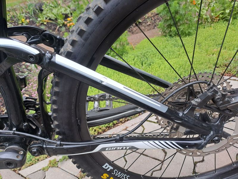 Giant Trance 27,5“ M, zdvihy 170/150, čtyřpíst, bezduše, FOX, Durolux, DT SWISS... Zcela přestavěno