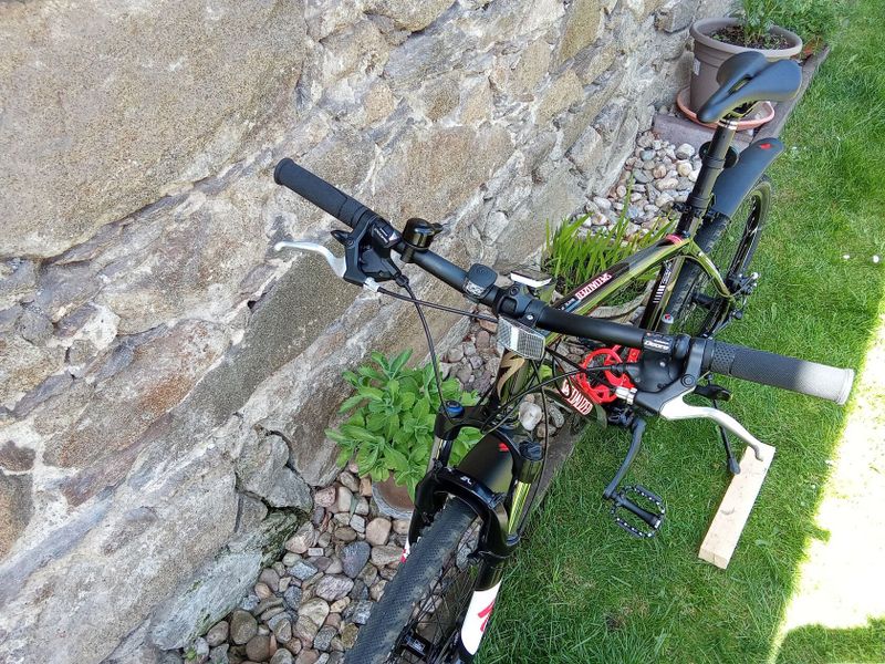 Horské kolo Specialized Hardrock