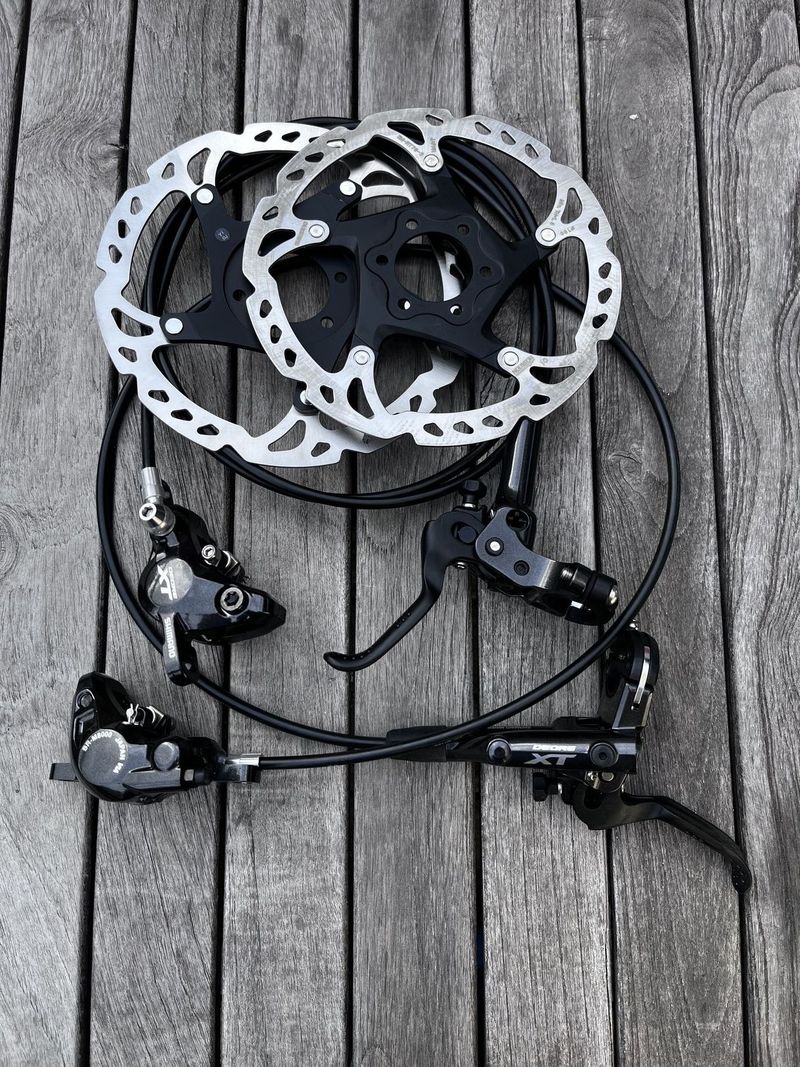 kompletní set brzdy Shimano Deore XT BR-M8000