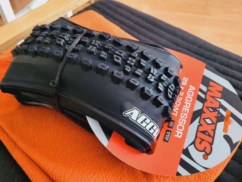 Nový Maxxis Aggressor WT EXO TR DC Kevlar 2,5 x 29"