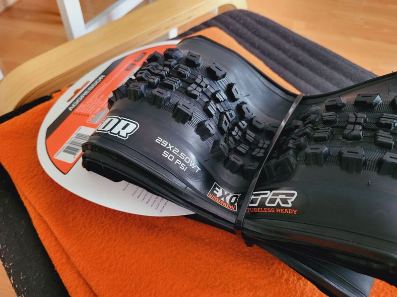 Nový Maxxis Aggressor WT EXO TR DC Kevlar 2,5 x 29"