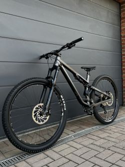 Commencal Meta TR V4 29/M 100km záruka