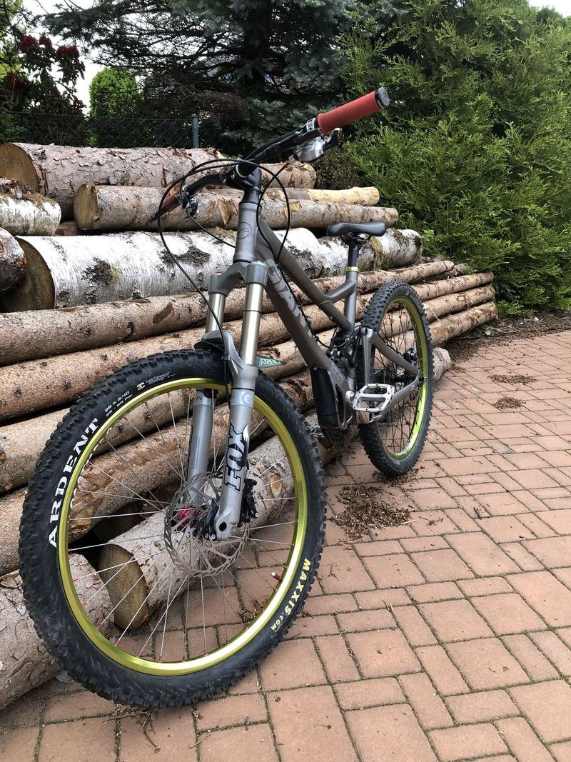 Celoodpružené kolo Giant M, 26´