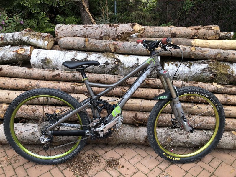 Celoodpružené kolo Giant M, 26´