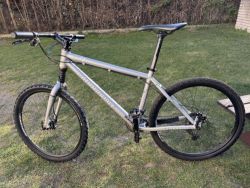 Cannondale F4.