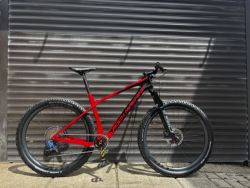 Rock Machine Blizz full karbon a elektrika velikost L 