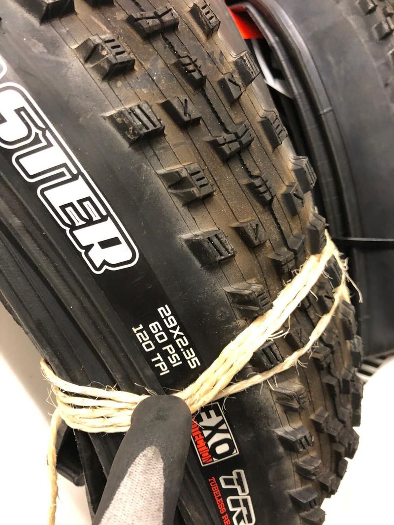 NOVÝ Maxxis REKON RACE a FOREKASTER 29x2,35 120TPI