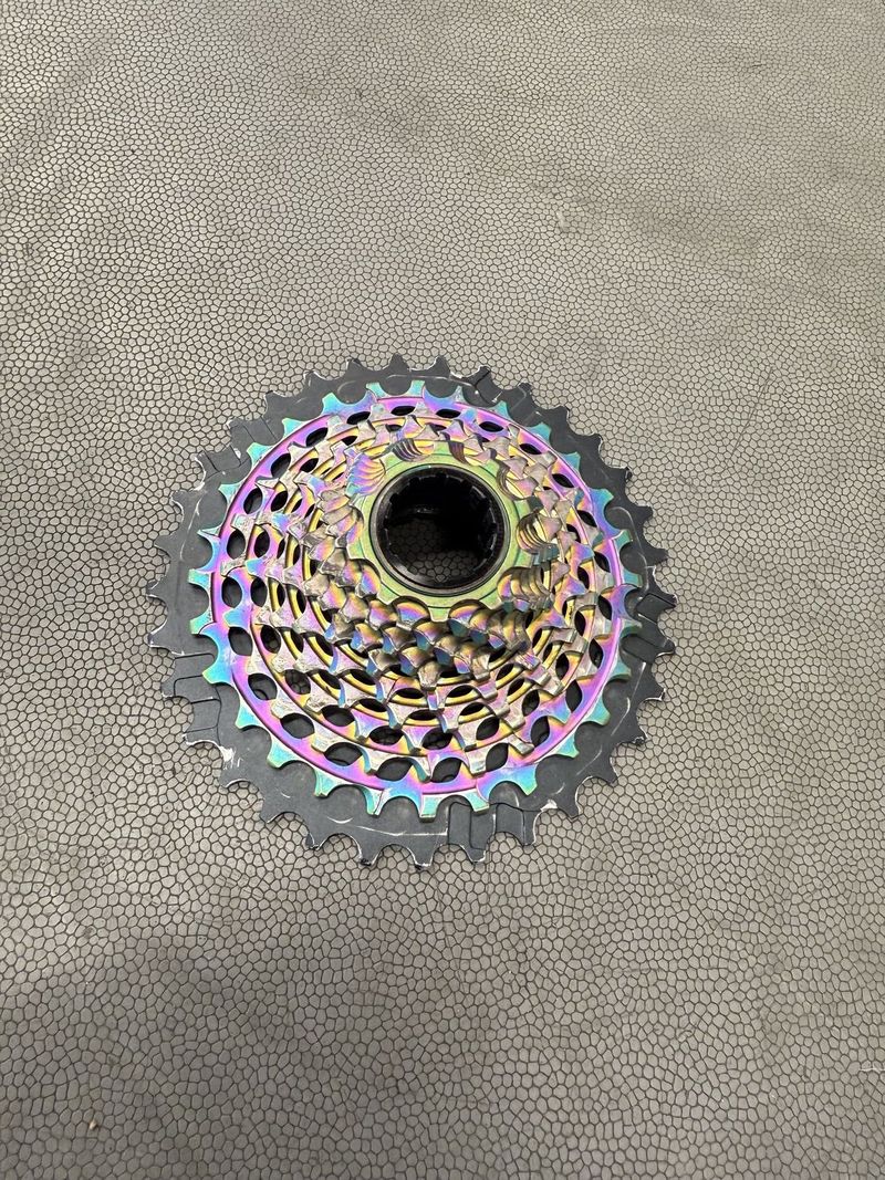 Kazeta Sram RED 12s 10-33 rainbow