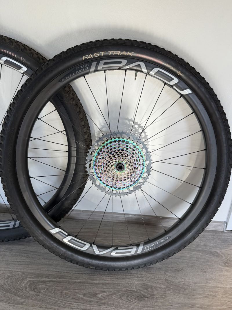 Karbonová zapletená kola Roval Control Carbon SL + Kazeta XX1
