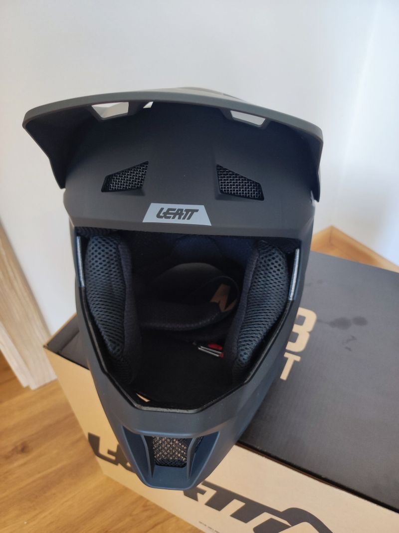 Leatt MTB Gravity 1.0 přilba, černá