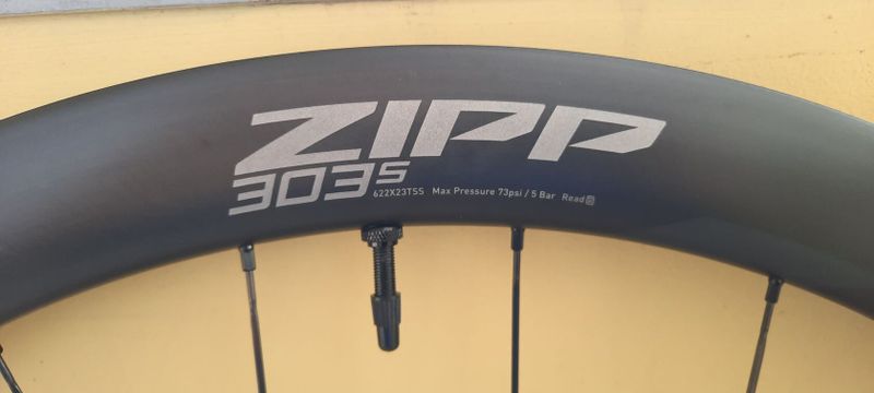 ZIPP 303 S SRAM XDR perfektní stav