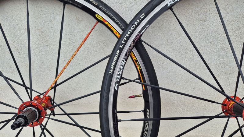 Silniční Mavic Ksyrium Elite SL, ořech shimano, ráfkové brzdy, dobrý stav