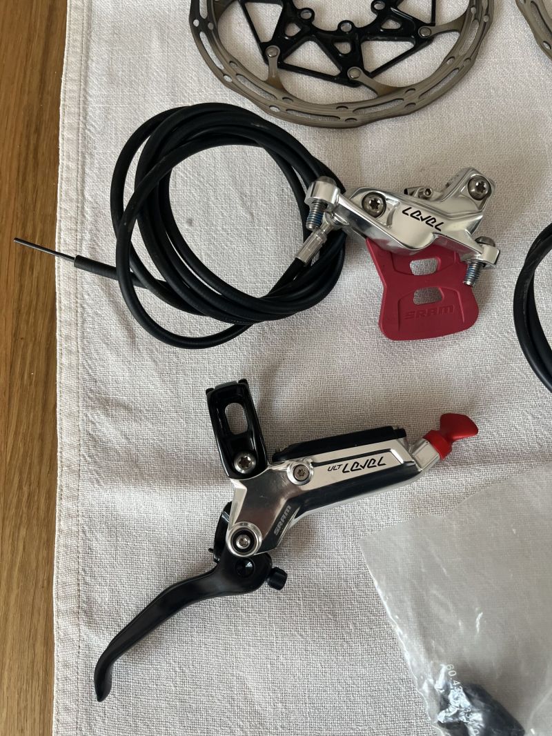 SRAM Level Ultimate Stealth 4-pístkové
