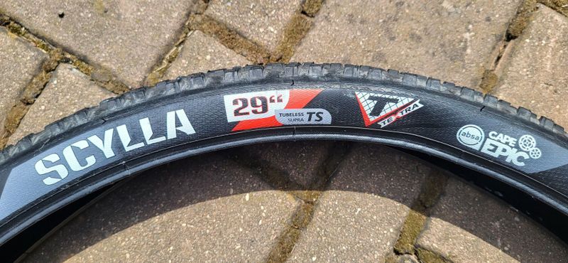Prodám pláště na bika 29" a na gravel 28"