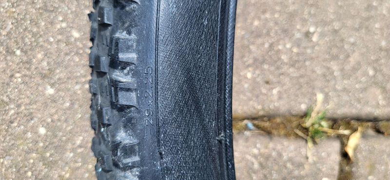 Prodám pláště na bika 29" a na gravel 28"