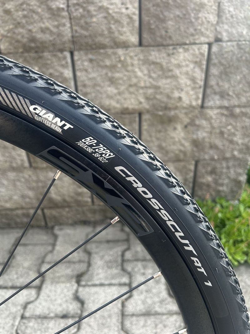 Giant Crosscut AT 1 700x38c tubeless ready