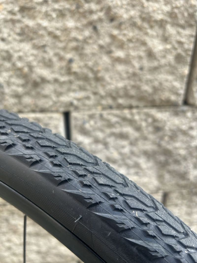 Giant Crosscut AT 1 700x38c tubeless ready