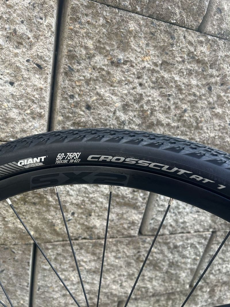 Giant Crosscut AT 1 700x38c tubeless ready