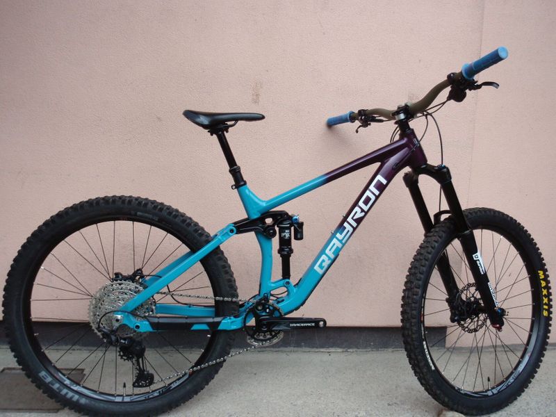 Enduro Qayron Carma MK 2 - zánovní stav