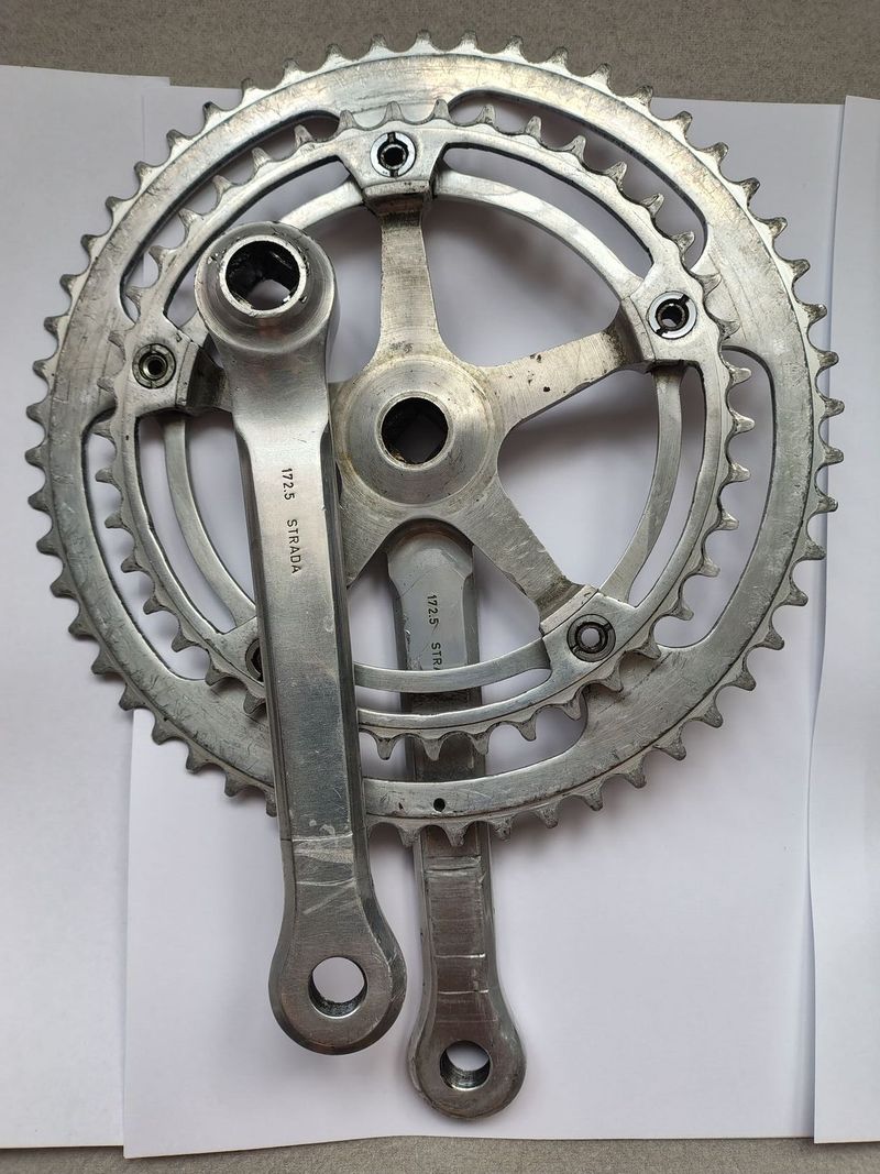 Campagnolo kliky, osa a misky 