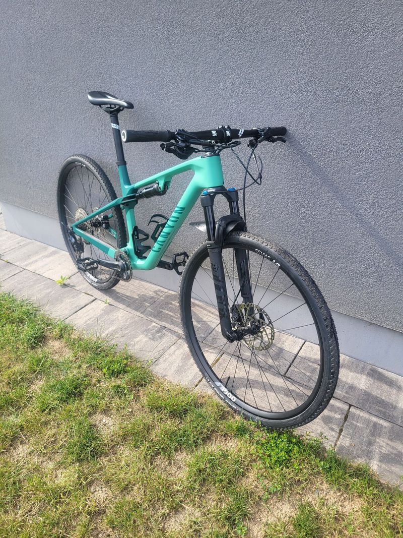 Canyon Lux CF vel. M