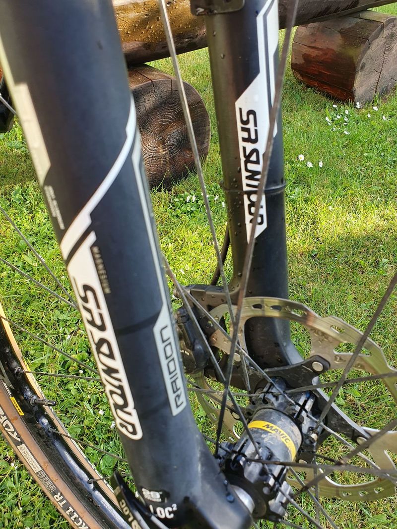 29" karbonové horké kolo Cube Reaction Race