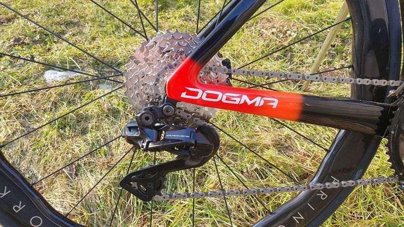 Prodám úplně nové Pinarello Dogma F 2025 | Dura Ace Di2 2x12