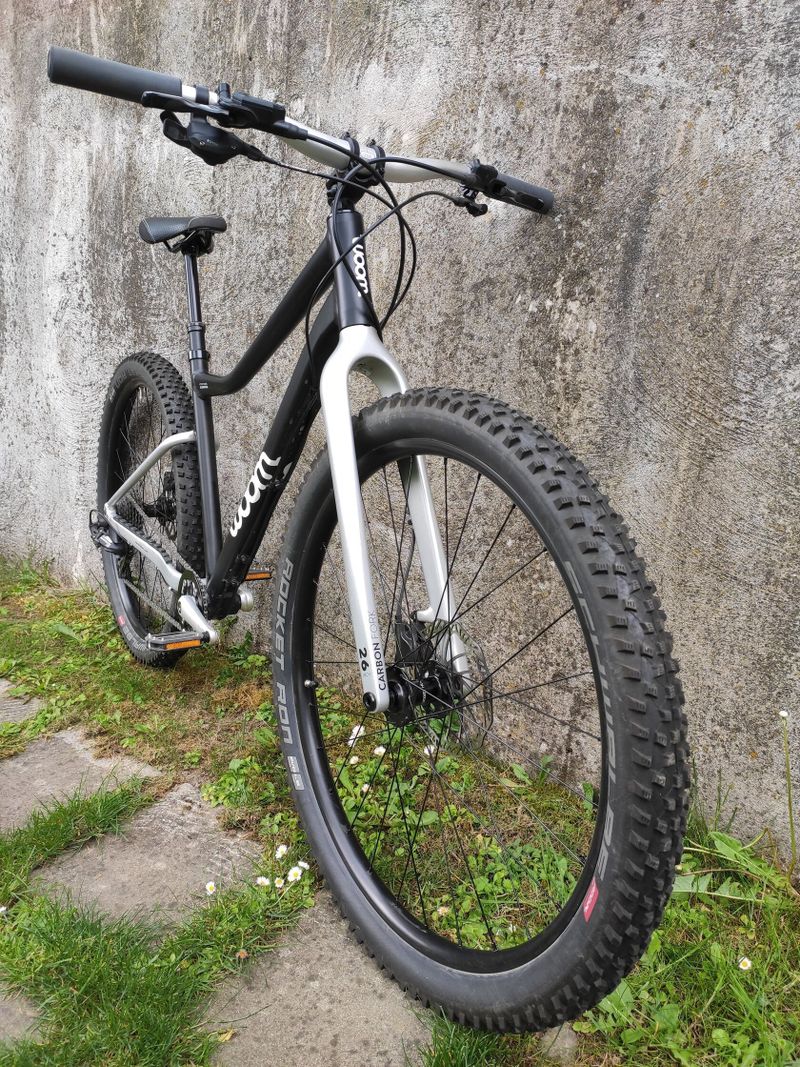 Woom 6 OFF Black 26" dětské kolo s teleskopickou sedlovkou