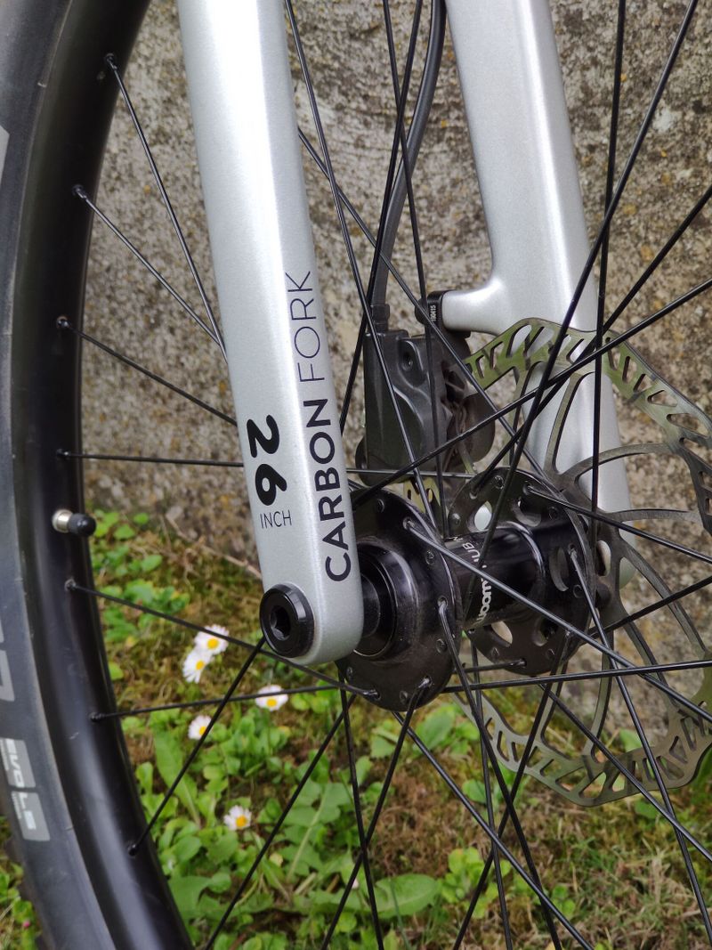 Woom 6 OFF Black 26" dětské kolo s teleskopickou sedlovkou