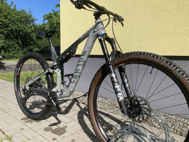 Canyon Neuron 7 AI trail-bike ve skvělém stavu L