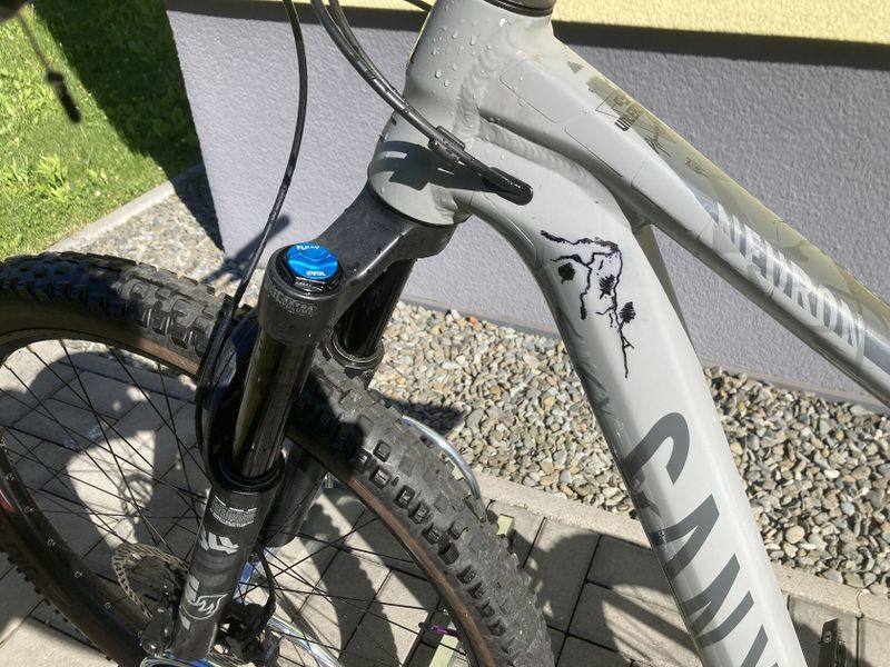 Canyon Neuron 7 AI trail-bike ve skvělém stavu L