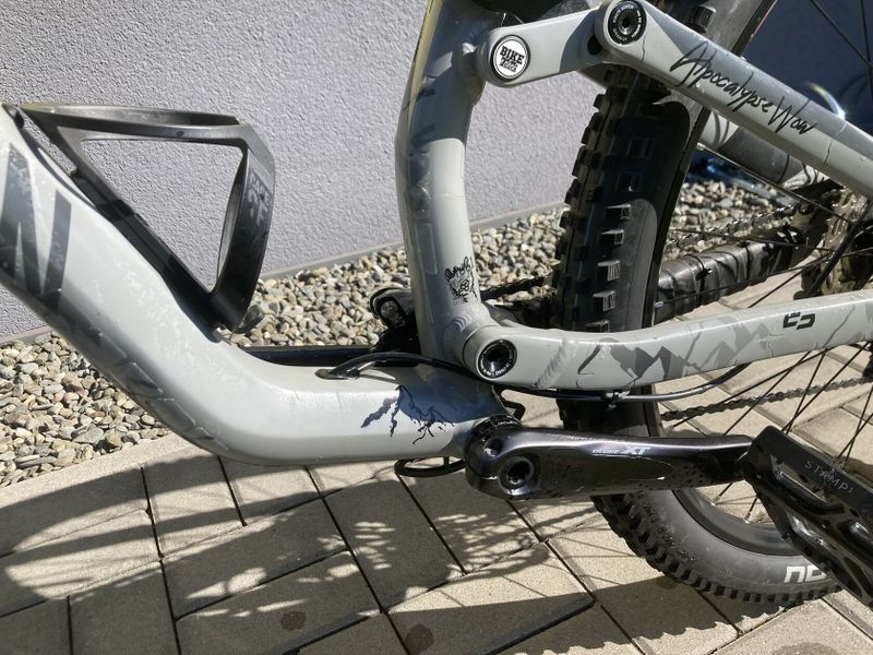 Canyon Neuron 7 AI trail-bike ve skvělém stavu L